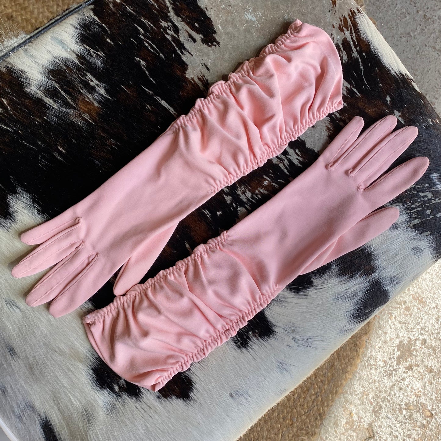 Baby Pink Ruched Gloves